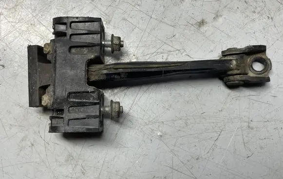 Opel Zafira B Rear door check strap stopper 13107851