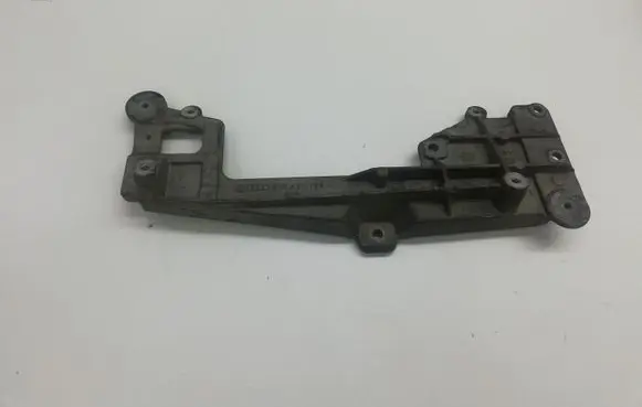 Volkswagen PASSAT B6 Engine mounting bracket 03G131159