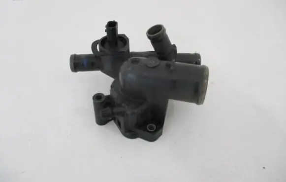 Renault Laguna II Thermostat housing 8200801570