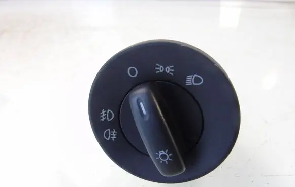 Skoda Octavia Mk2 (1Z) Light switch 1Z0941431C