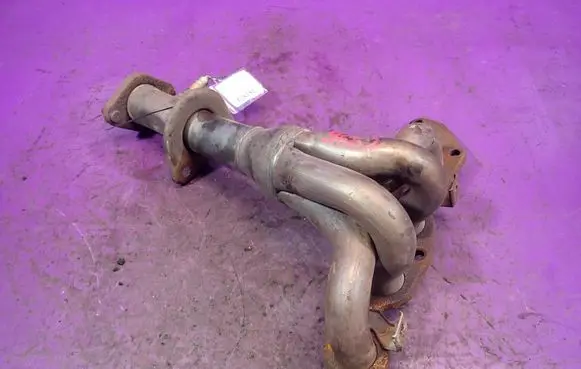 Ford Mondeo Mk III Exhaust manifold