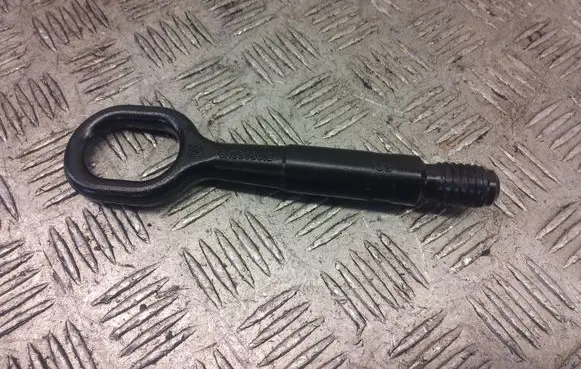 Seat Leon (5F) Towing hook eye 8K0805615
