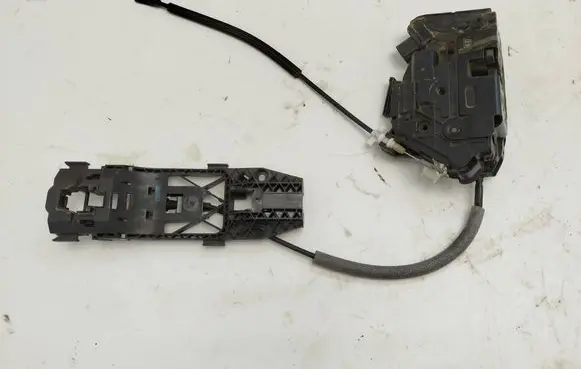 Skoda Fabia Mk2 (5J) Rear door lock 5N0839016D