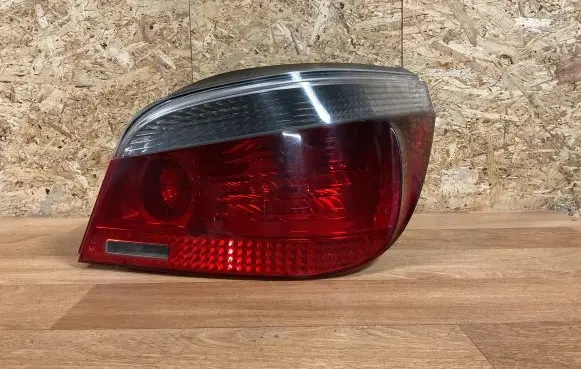 BMW 5 E60 E61 Rear/tail lights 6910768 2VP008679 E3159S