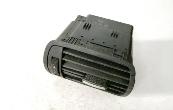 Audi A3 S3 8L Dash center air vent grill 8l0820901c