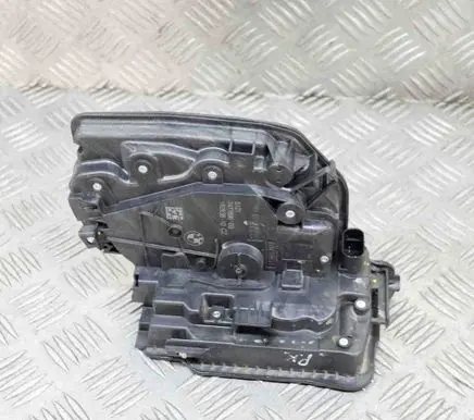 BMW 5 G30 G31 G38 Coupe door lock (next to the handle) 18283810 7477695