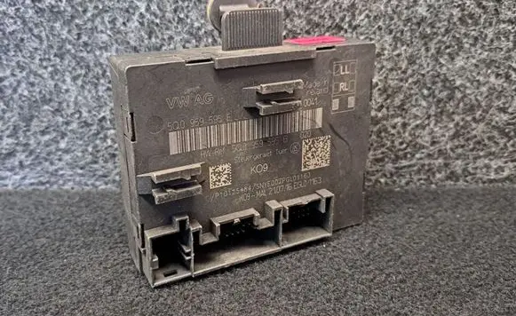 Audi A3 S3 8V Door control unit/module 5Q0959595E 5Q0959595B