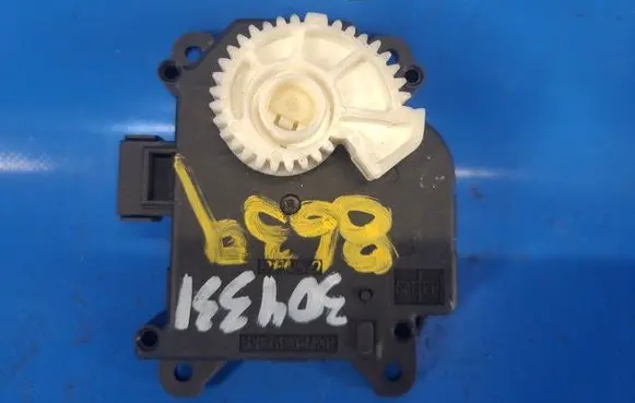 Toyota Camry Air flap motor/actuator 8710635170
