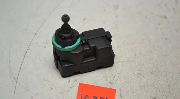 Audi A4 S4 B5 8D Headlight level adjustment motor 1J0941295F