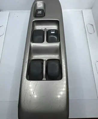 Mitsubishi Pajero Electric window control switch MR587930 C8DD255MEU