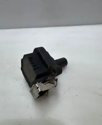 BMW 5 E34 High voltage ignition coil 1703227 0221504004
