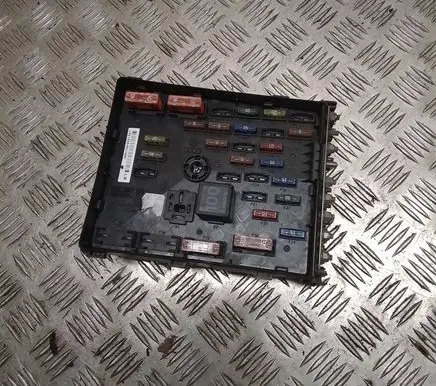 Volkswagen PASSAT B6 Fuse module 3C0937125 63592777