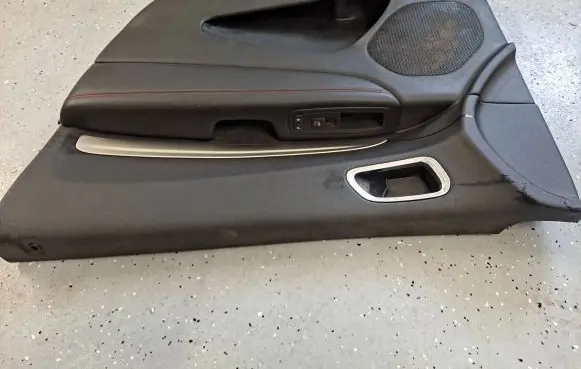 Dodge Durango Front door card panel trim 4882790 62662D 851195