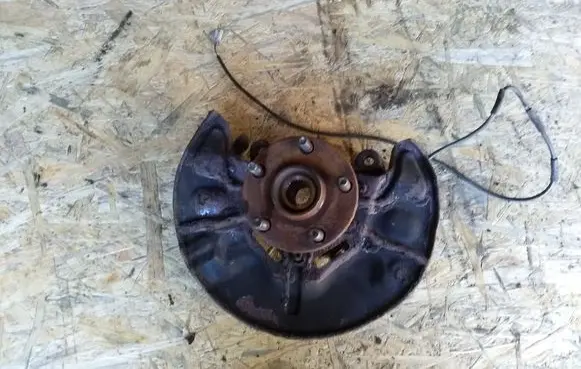 Toyota Avensis T250 Front wheel hub spindle knuckle