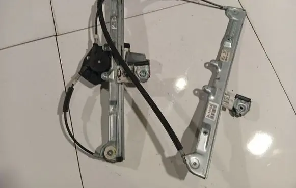 Mitsubishi Colt Sliding door window regulator with motor 5713A136