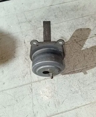 Opel Zafira B Engine mount bracket 24459784