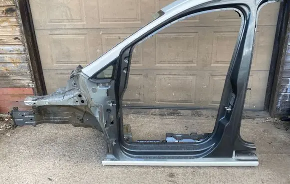 Volkswagen Caddy Front quarter panel