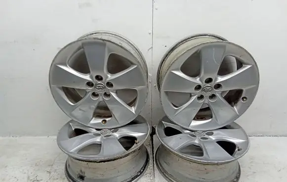 Toyota Prius (XW30) R17 alloy rim SZ21E