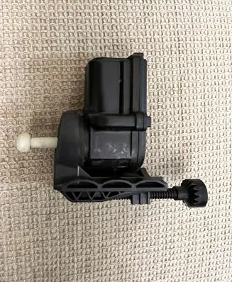 Ford Focus Headlight level adjustment motor 7EKX13K198AB
