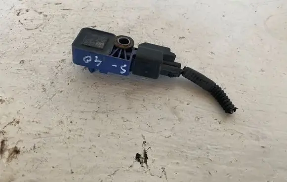 Volvo V50 Airbag deployment crash/impact sensor 30775522