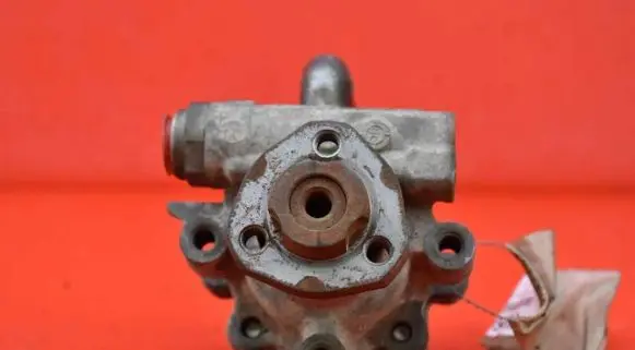 Volkswagen Bora Power steering pump