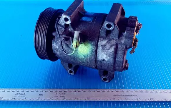 Volvo XC90 Air conditioning (A/C) compressor (pump) 8708581