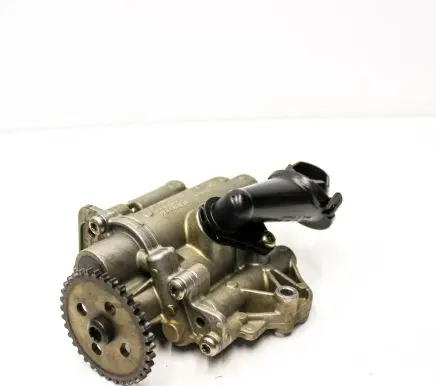 Volkswagen Jetta VI Oil pump 04E115103F