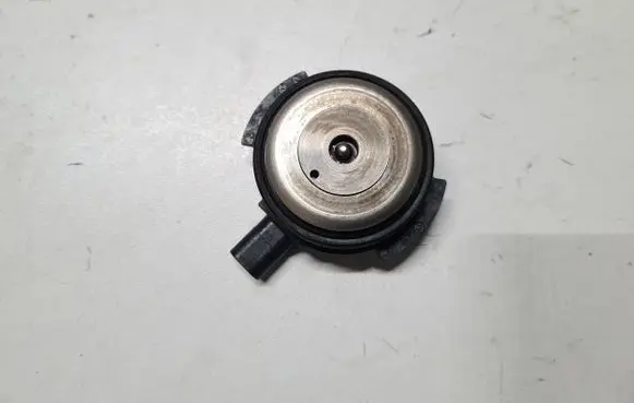 BMW 3 F30 F35 F31 Camshaft vanos timing valve 555841 7614288 11367614288