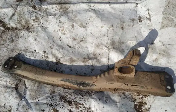 Toyota Avensis T220 Front subframe