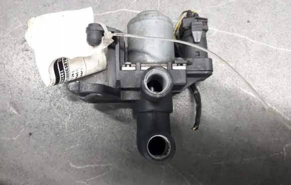 BMW 3 E36 Coolant heater control valve 147412052