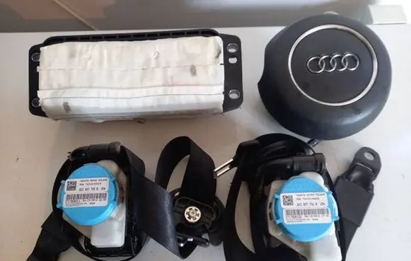 Audi A1 Airbag set 670AMR2000ENN0 611146800C 8X0880201A
