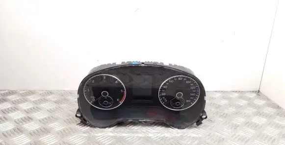 Volkswagen Jetta VI Speedometer (instrument cluster) 5C6920971A