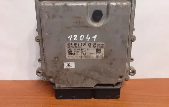 Mercedes-Benz E A207 Engine control unit/module A6421508900 12041