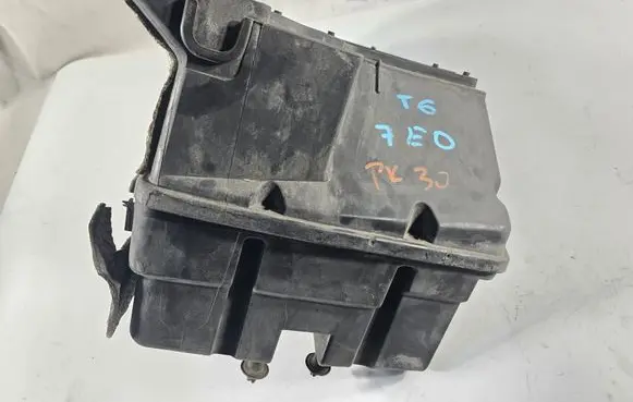 Volkswagen Transporter - Caravelle T6 Fuse box cover 
