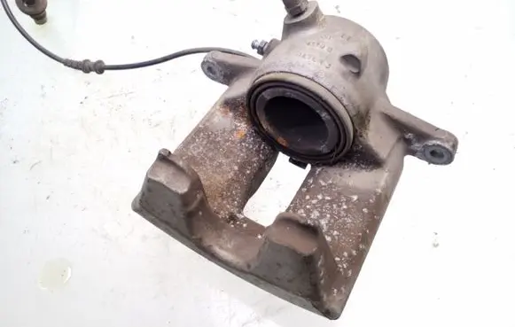 Mercedes-Benz E W212 Front brake caliper