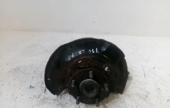 Front wheel hub