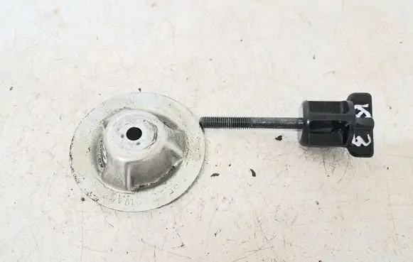 Honda FR-V Spare wheel mounting bracket 