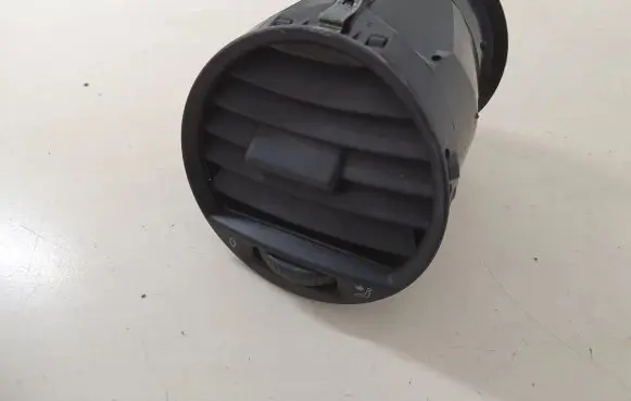 Volkswagen Caddy Dash center air vent grill 2K0819703B