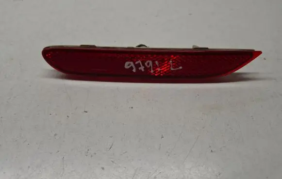 Infiniti QX30 Rear tail light reflector 