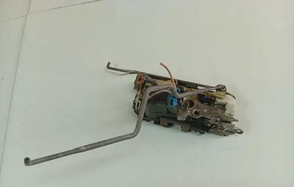 Chevrolet Blazer Front door lock 16637559