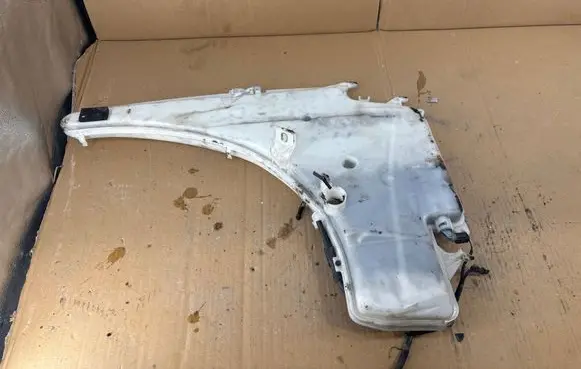 BMW X1 E84 Windshield washer fluid reservoir/tank 45R010142 E1145R005