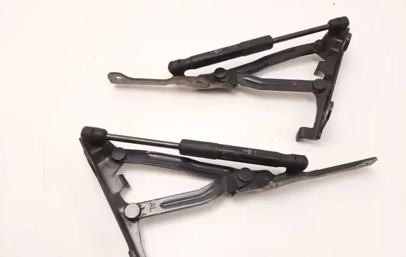 Toyota GT 86 Tailgate/trunk/boot hinge