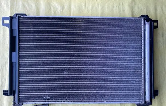 Mercedes-Benz C AMG W204 A/C cooling radiator (condenser) A2045000154