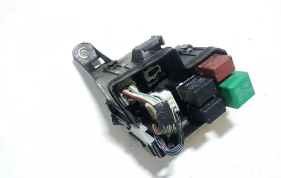Lexus GS 300 400 430 Fuse box set 9098704004 90987-04004