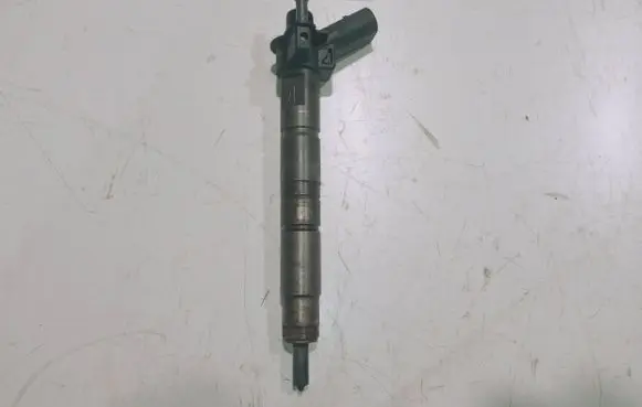 BMW 5 E60 E61 Fuel injector 0445116001 779787706