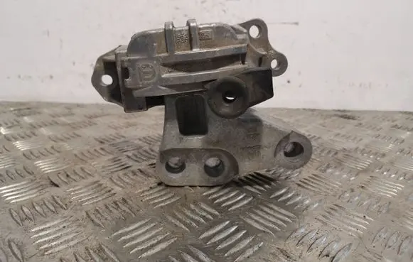 Fiat 500X Engine mount bracket 00520497420