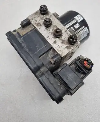 Volkswagen Golf VI ABS Pump 1K0907379BL 1K0614517DR
