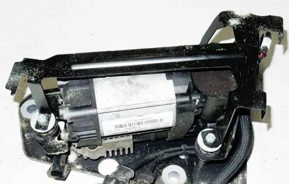 Volvo XC60 Air suspension compressor/pump 32315091
