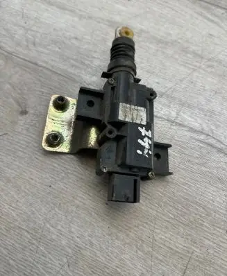 Chrysler PT Cruiser Central locking motor 05027178AA