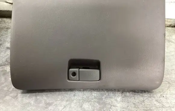 Glove box